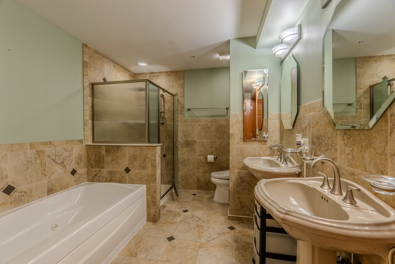 153 Pointe Drive Unit: 2201