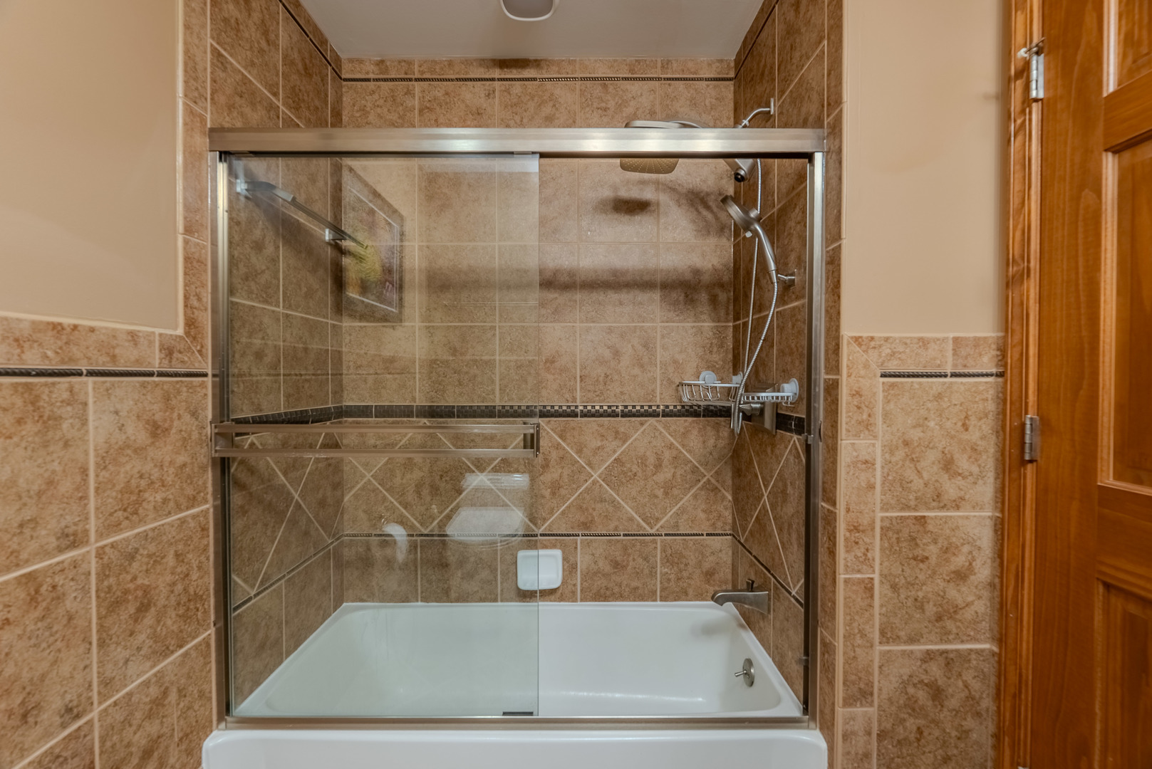 153 Pointe Drive Unit: 2201