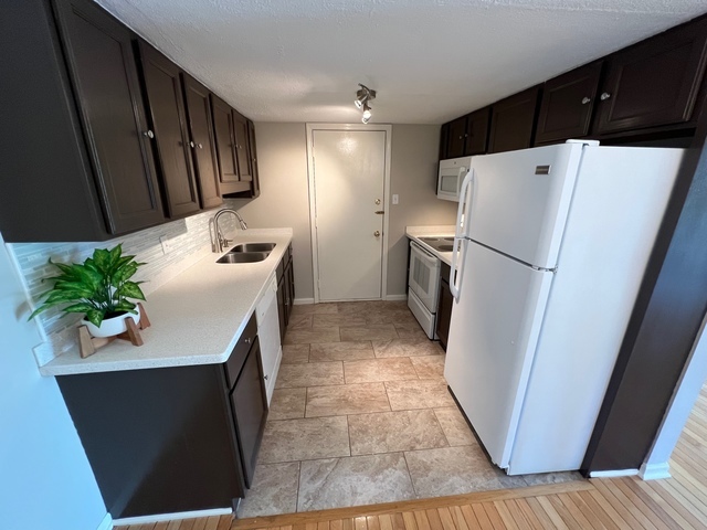 7325 Tiffany Drive Unit: 2A
