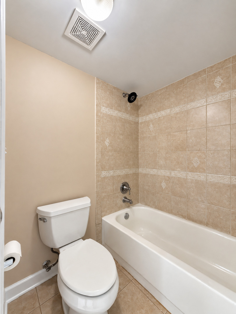 6820 Joliet Road Unit: 9