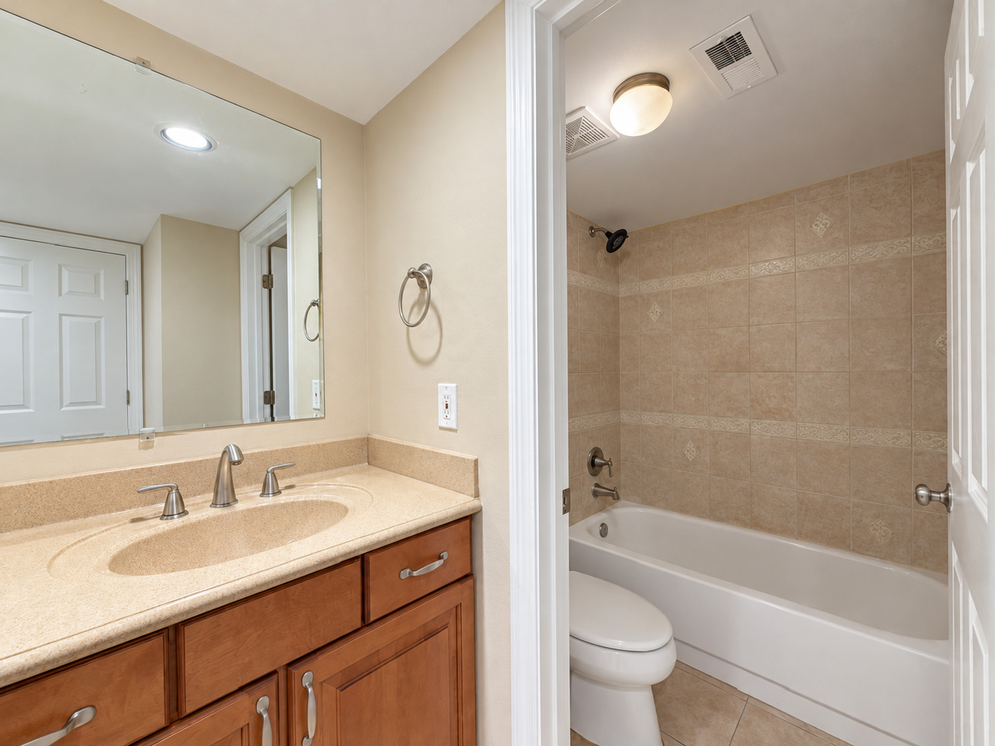 6820 Joliet Road Unit: 9