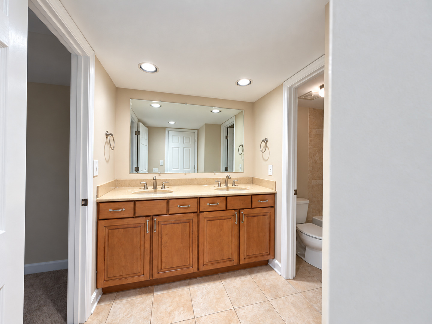 6820 Joliet Road Unit: 9
