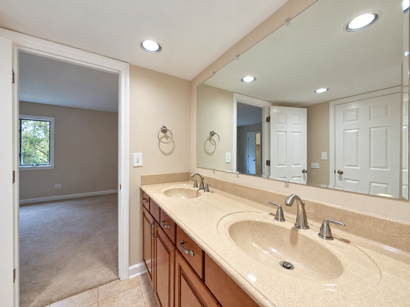 6820 Joliet Road Unit: 9