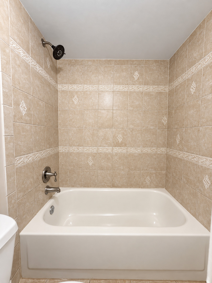 6820 Joliet Road Unit: 9