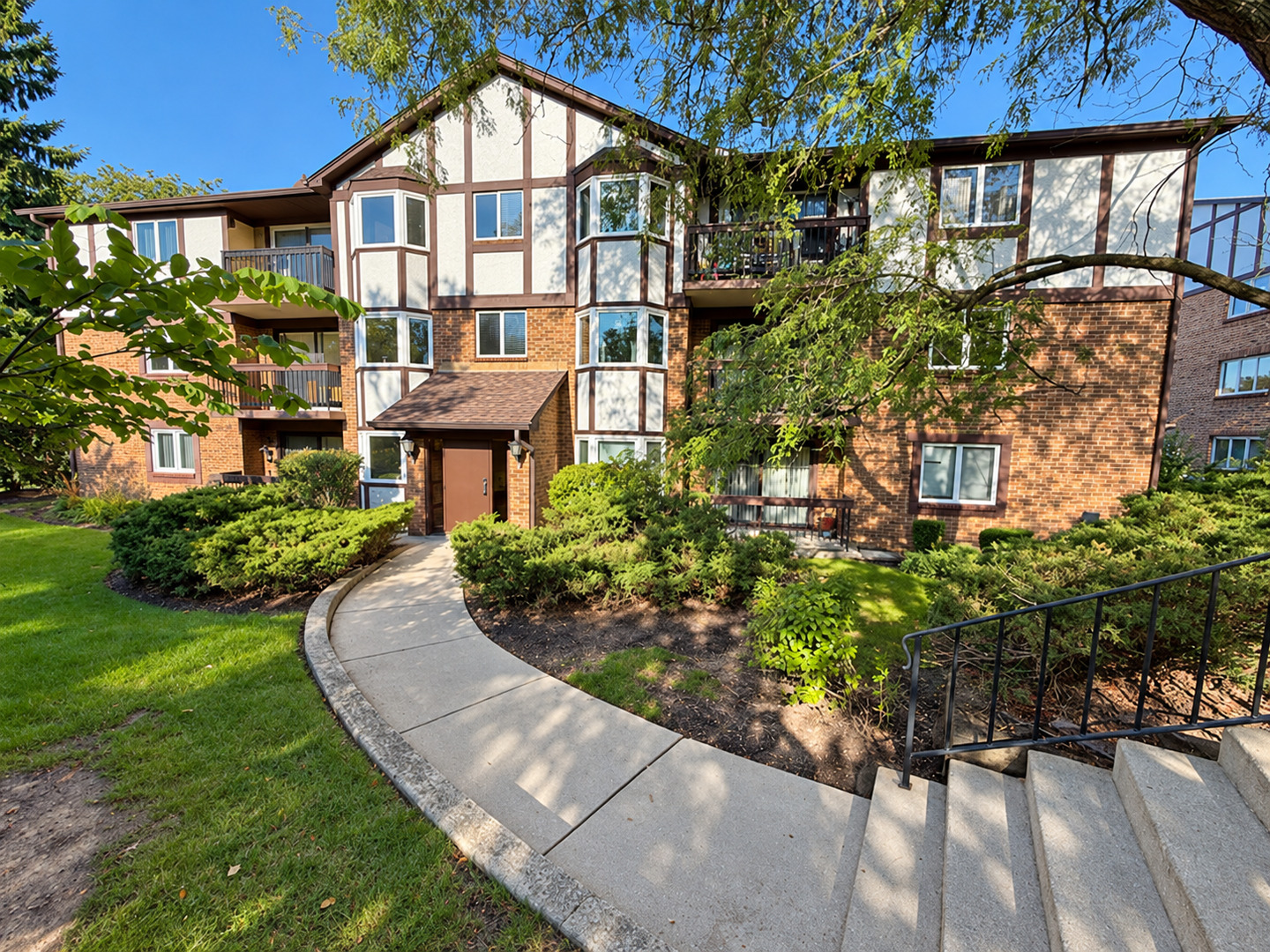 6820 Joliet Road Unit: 9