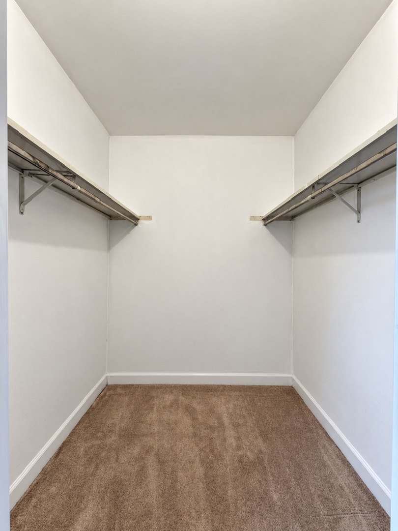 6820 Joliet Road Unit: 9