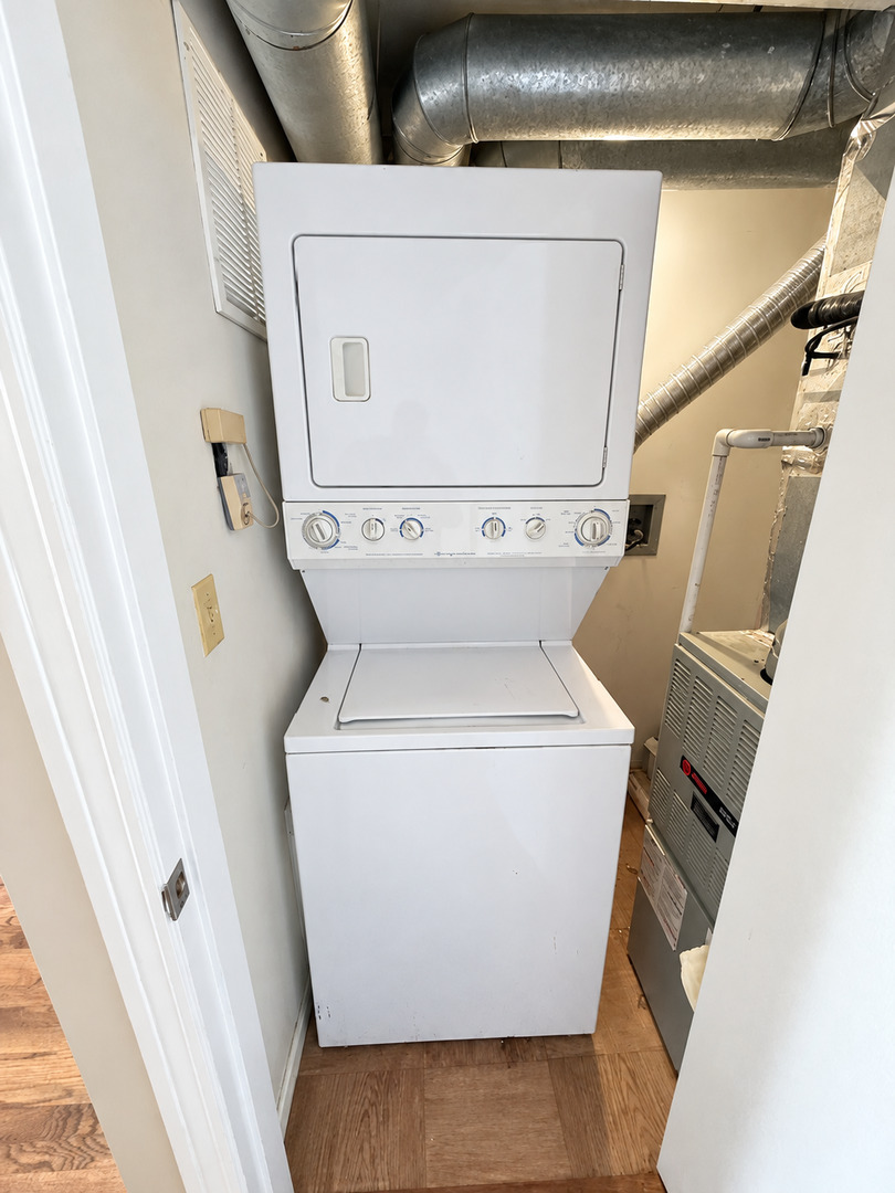6820 Joliet Road Unit: 9