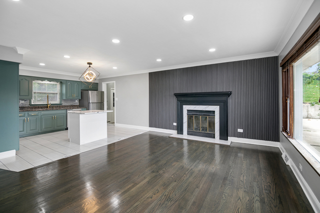8021 W 91st Street