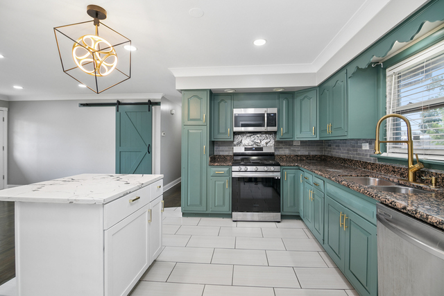 8021 W 91st Street