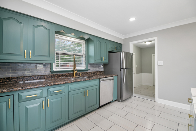 8021 W 91st Street