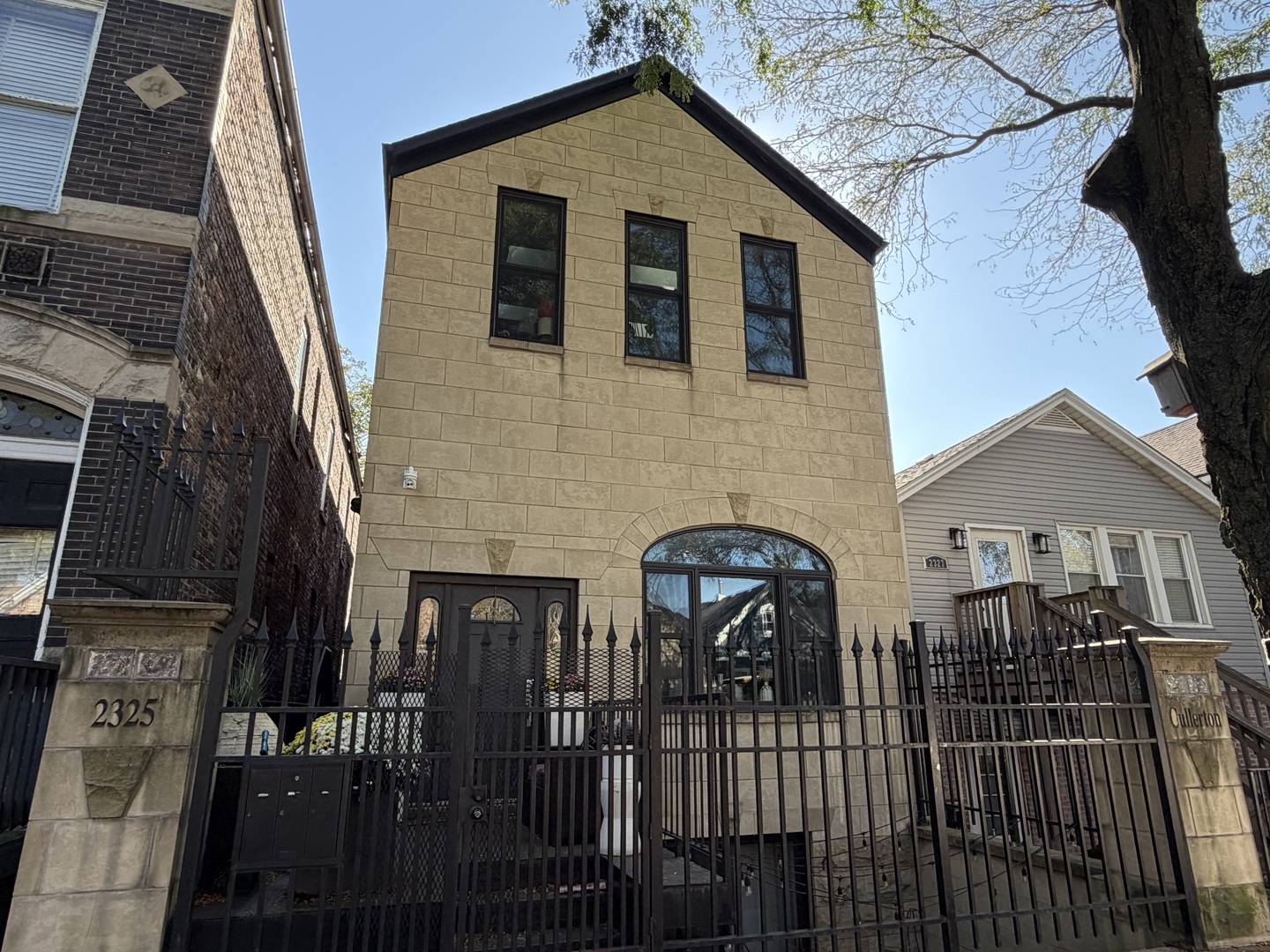 2325 W Cullerton Street