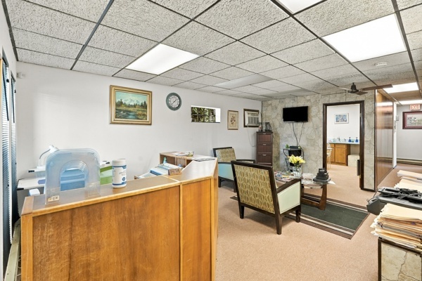 18707 Burnham Avenue