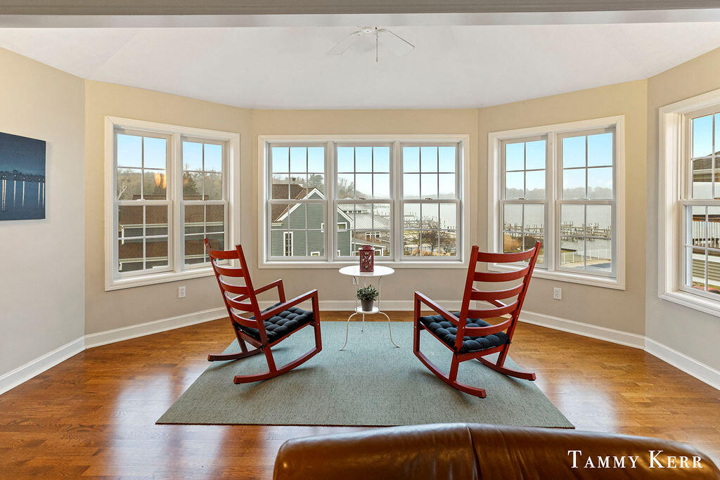 326 Singapore Court, 18