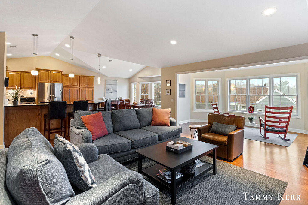 326 Singapore Court, 18