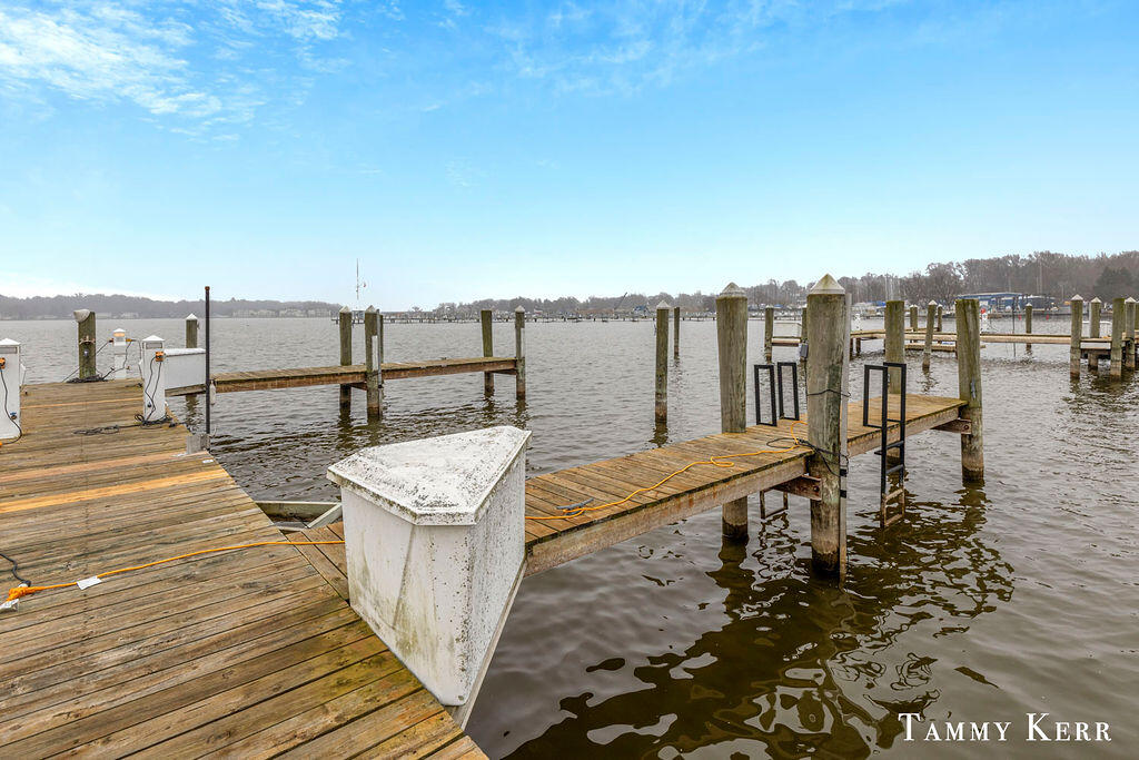 326 Singapore Court, 18