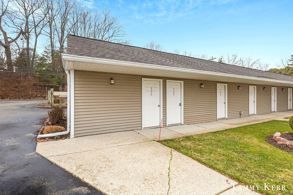 326 Singapore Court, 18