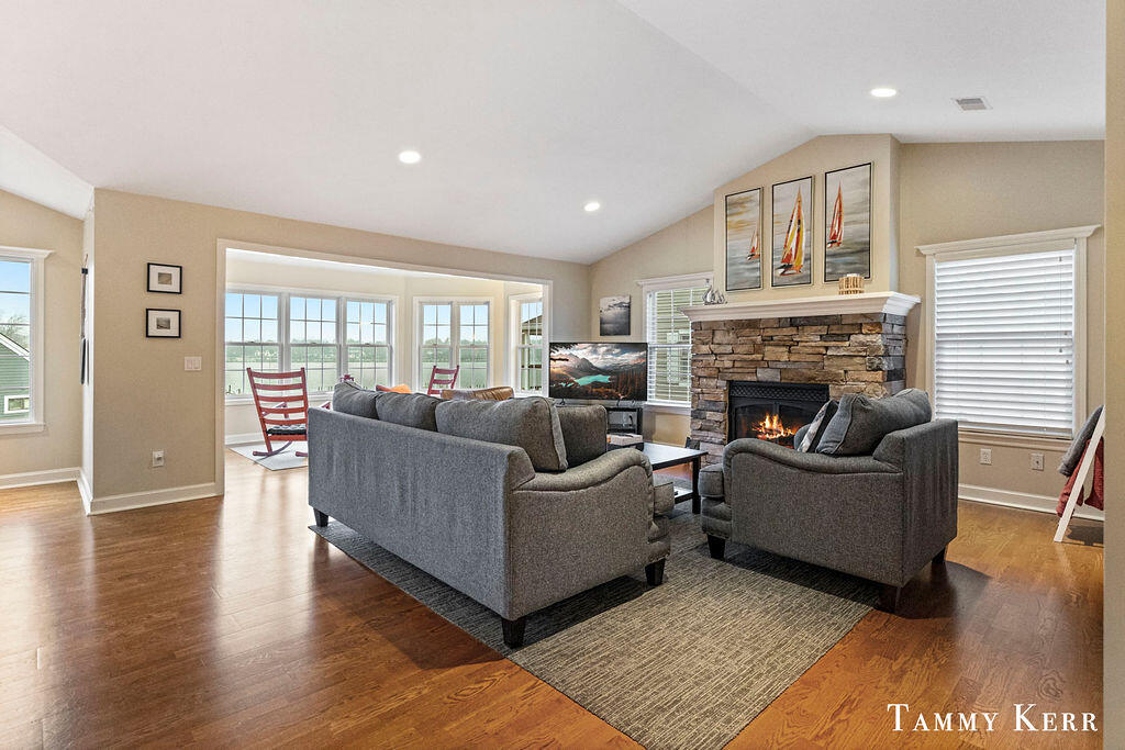 326 Singapore Court, 18