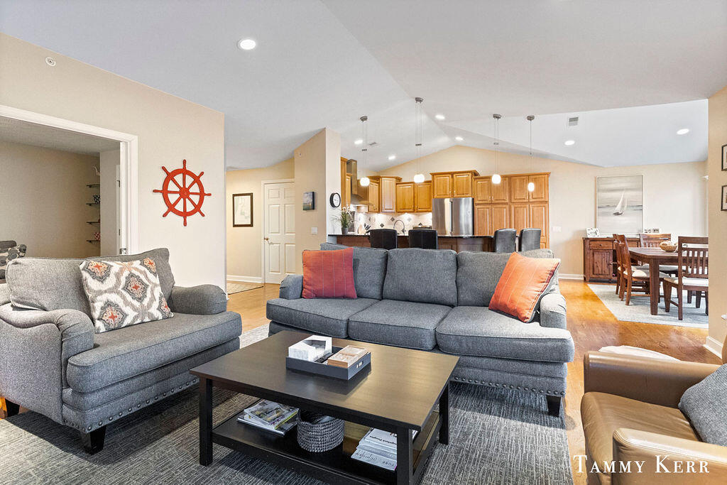 326 Singapore Court, 18