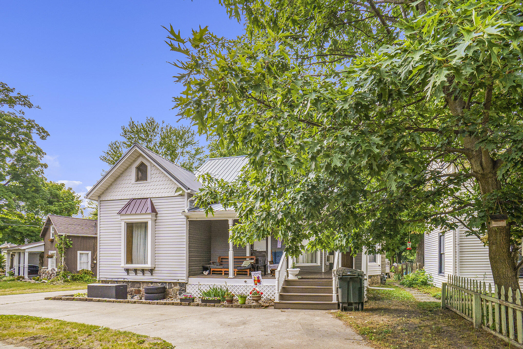 418 W Front Street
