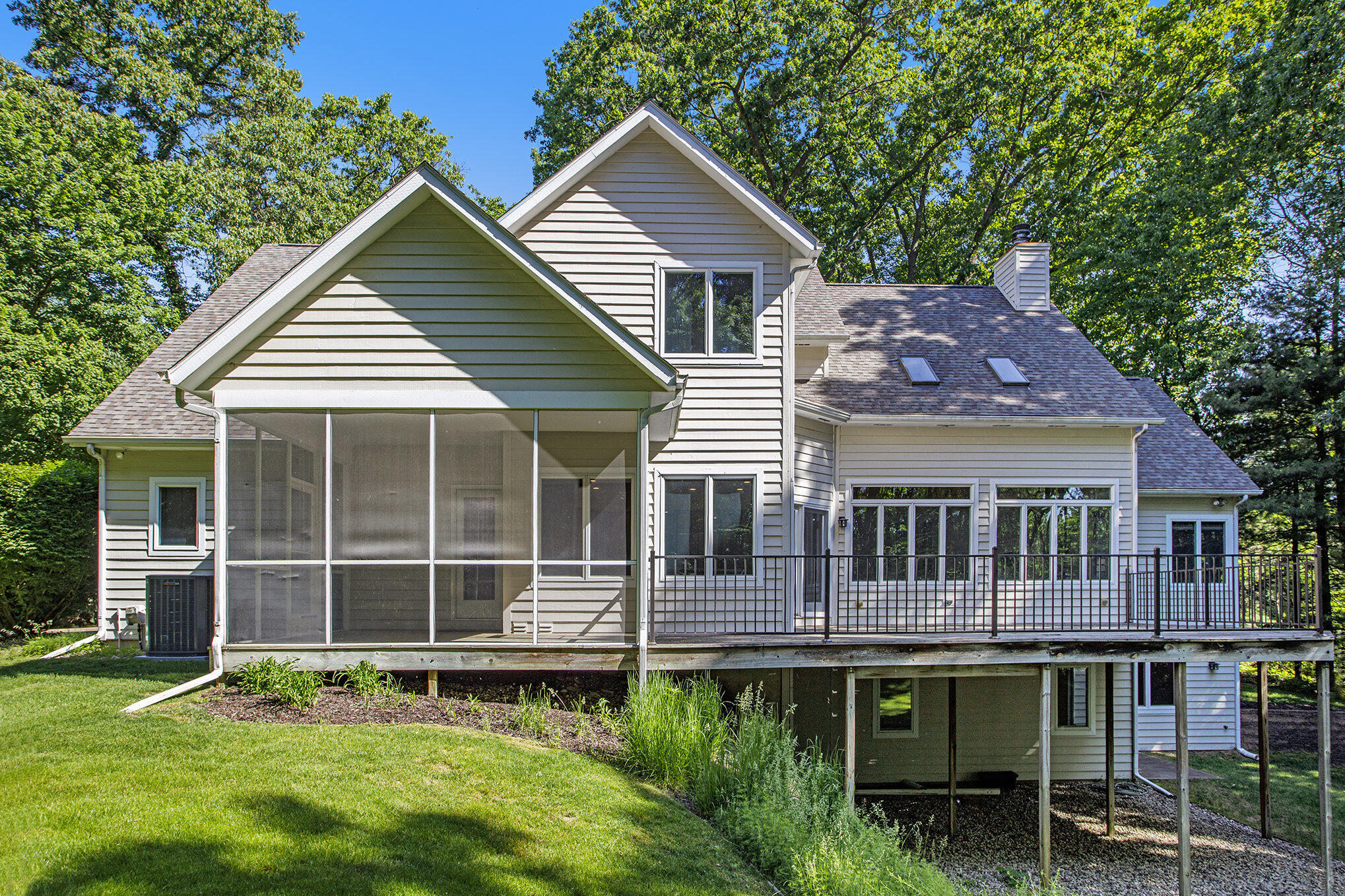 7151 Lakeridge Place