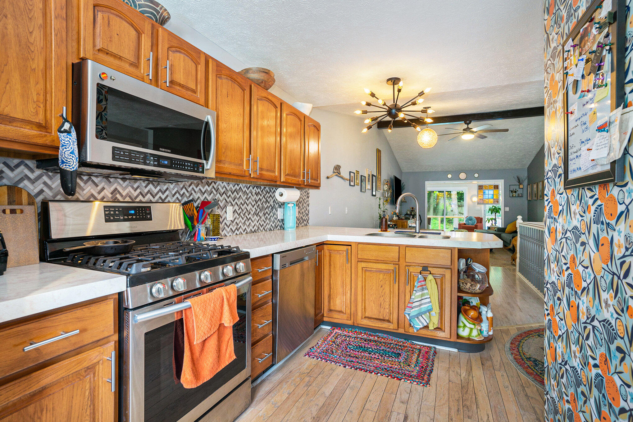 447 Amity Lane, 18