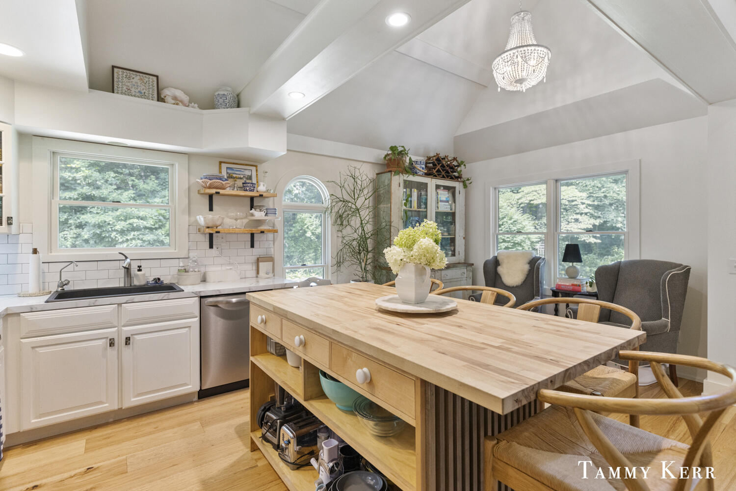 6373 Lake Ridge Drive