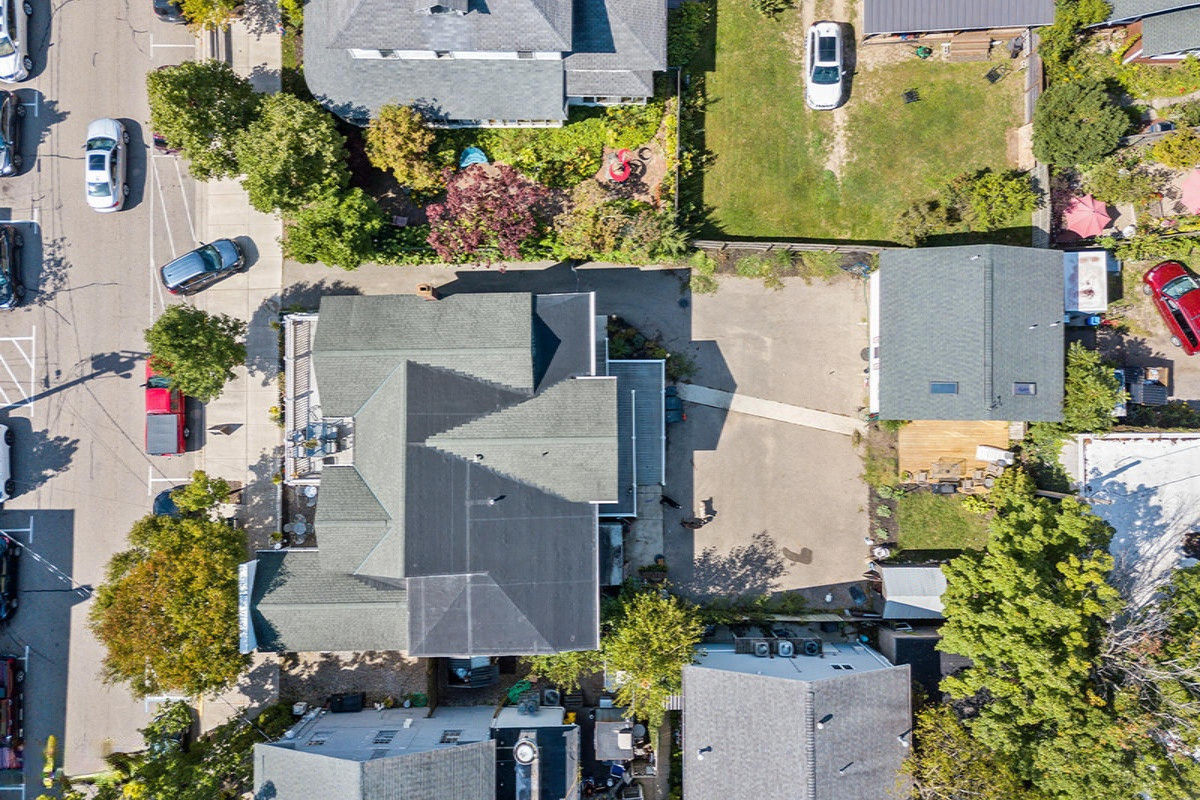 132 Mason Street, 1