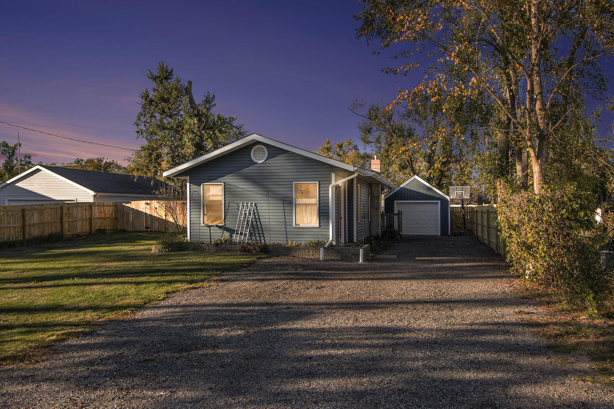 2121 Lansing Avenue