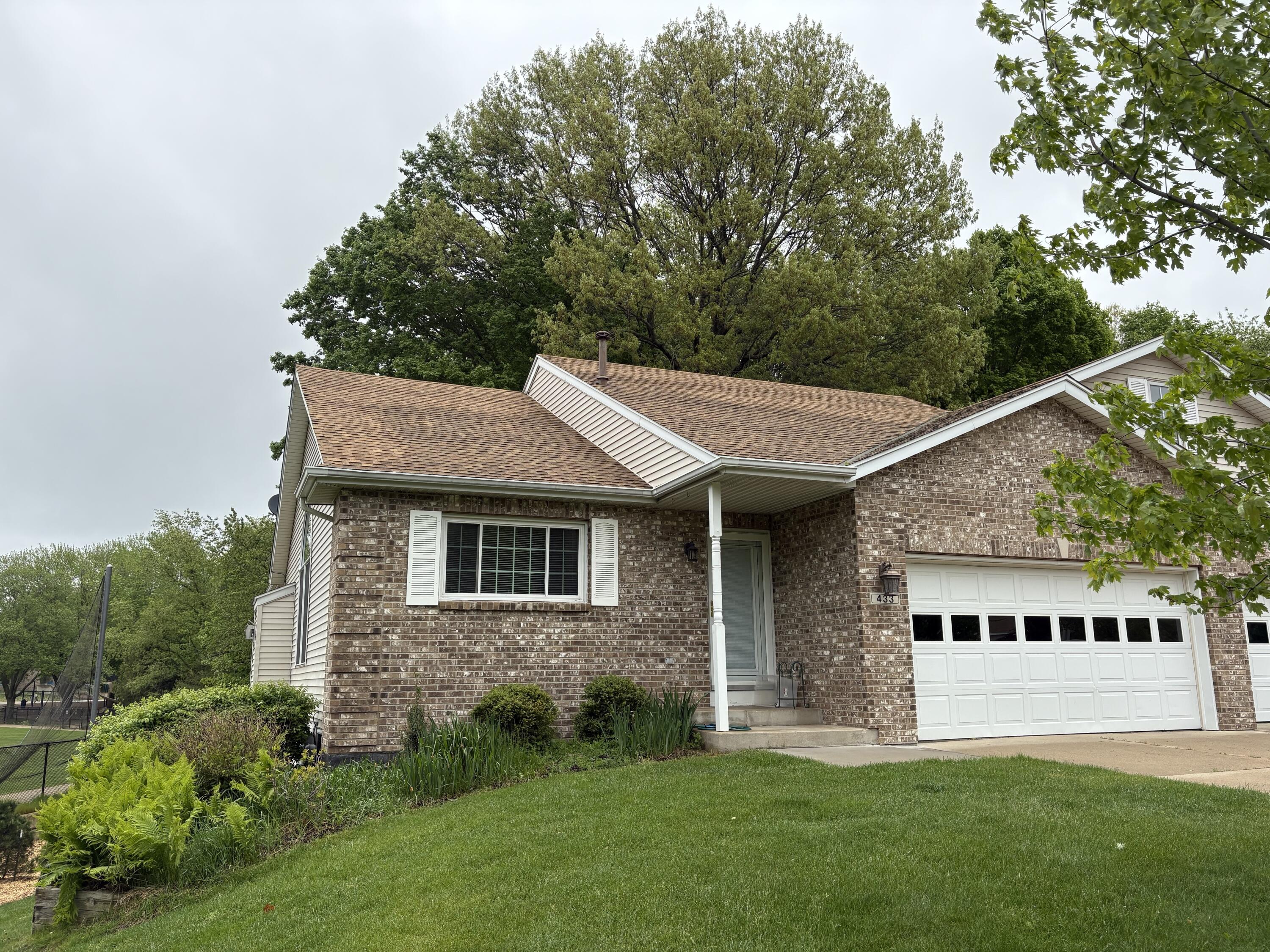 433 Amity Street, 3