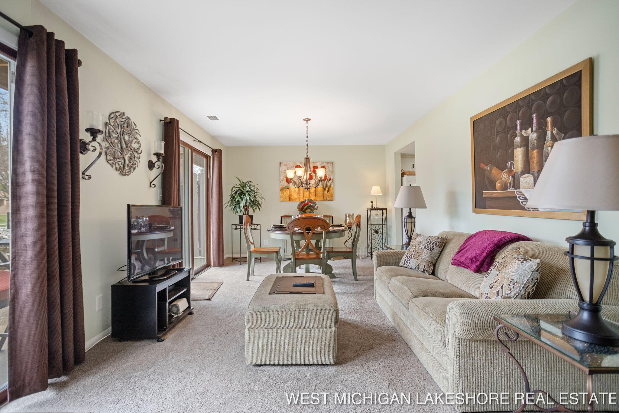 2615 Ridgecroft Drive SE, 102