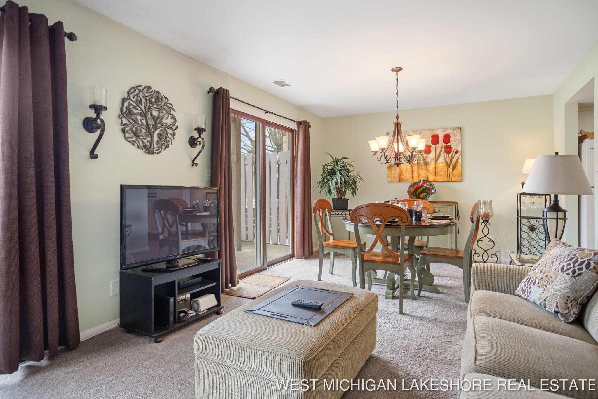 2615 Ridgecroft Drive SE, 102