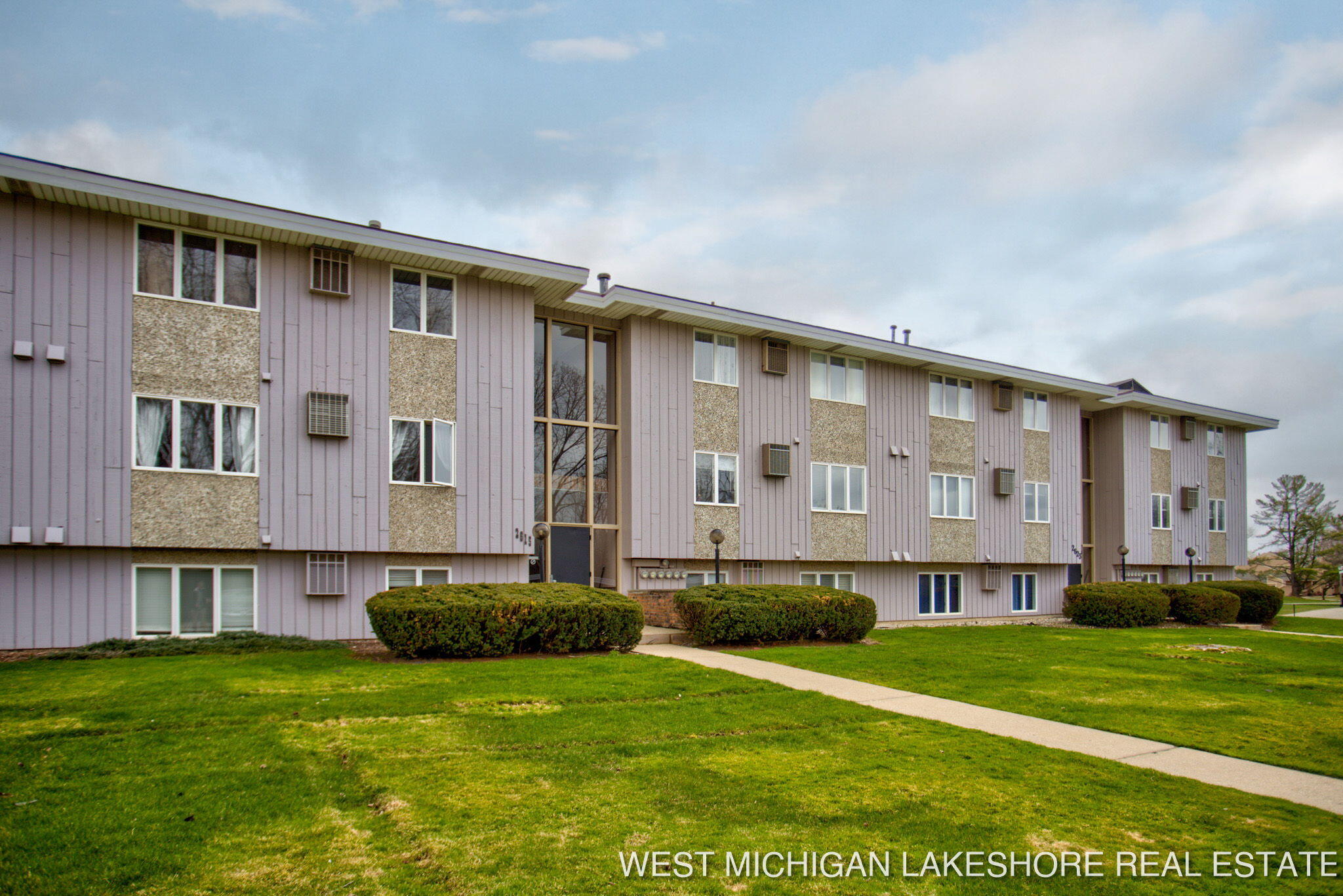 2615 Ridgecroft Drive SE, 102