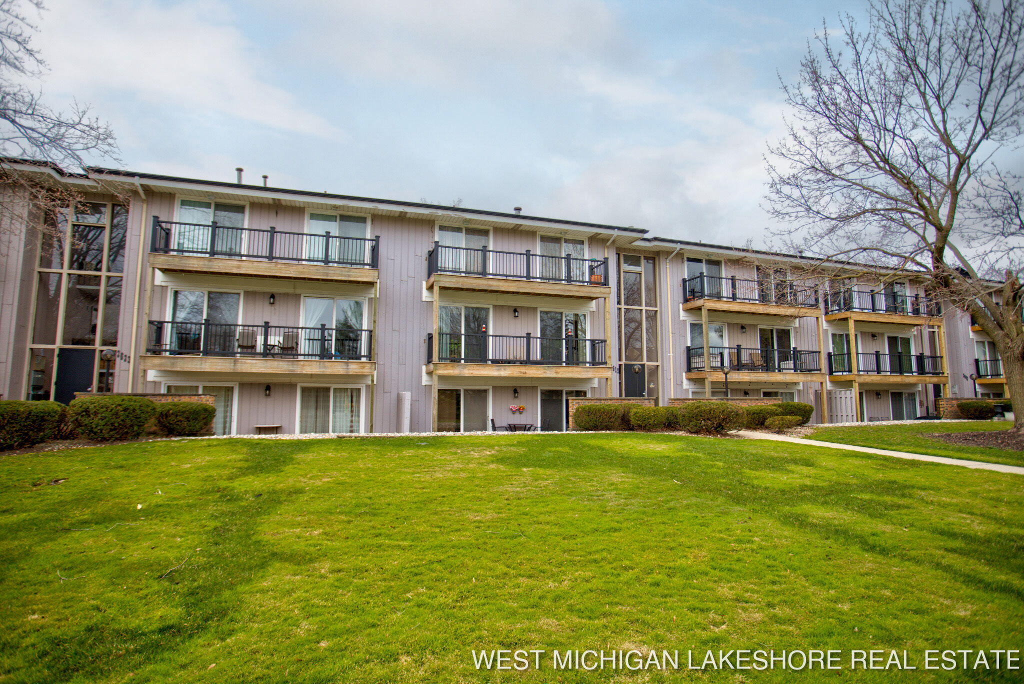 2615 Ridgecroft Drive SE, 102