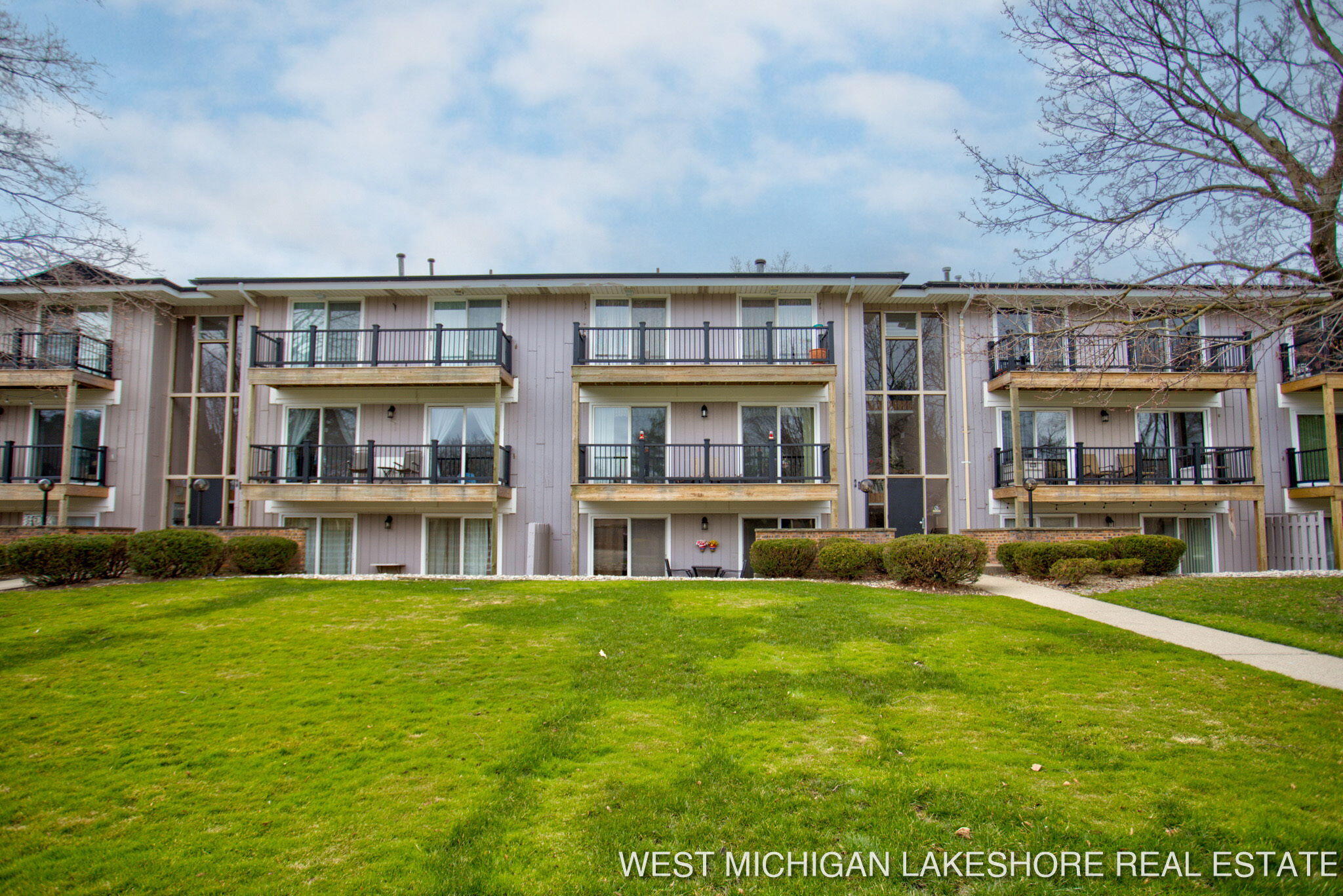 2615 Ridgecroft Drive SE, 102