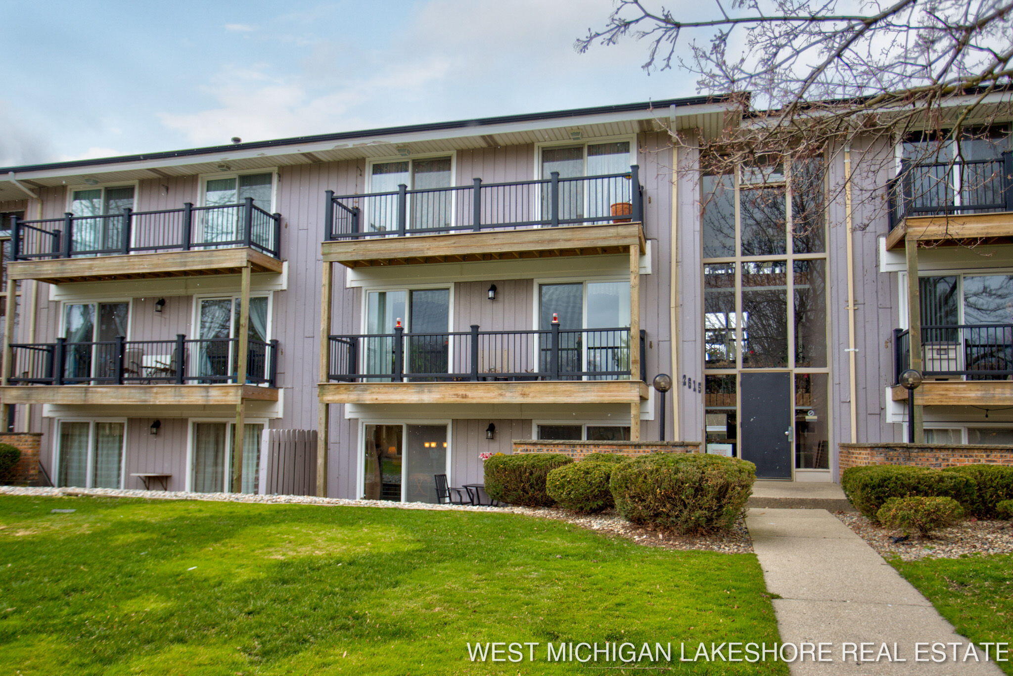 2615 Ridgecroft Drive SE, 102