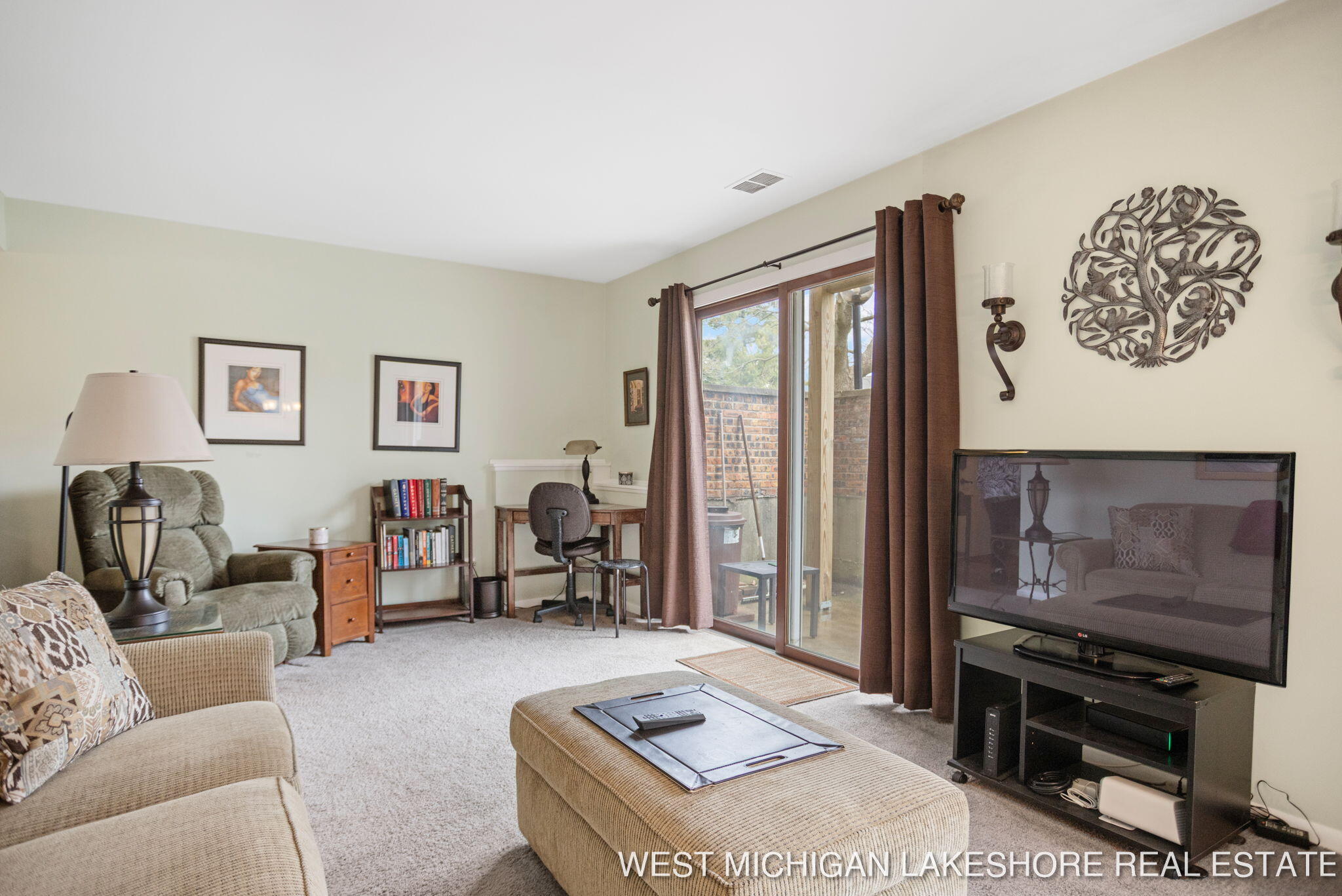2615 Ridgecroft Drive SE, 102