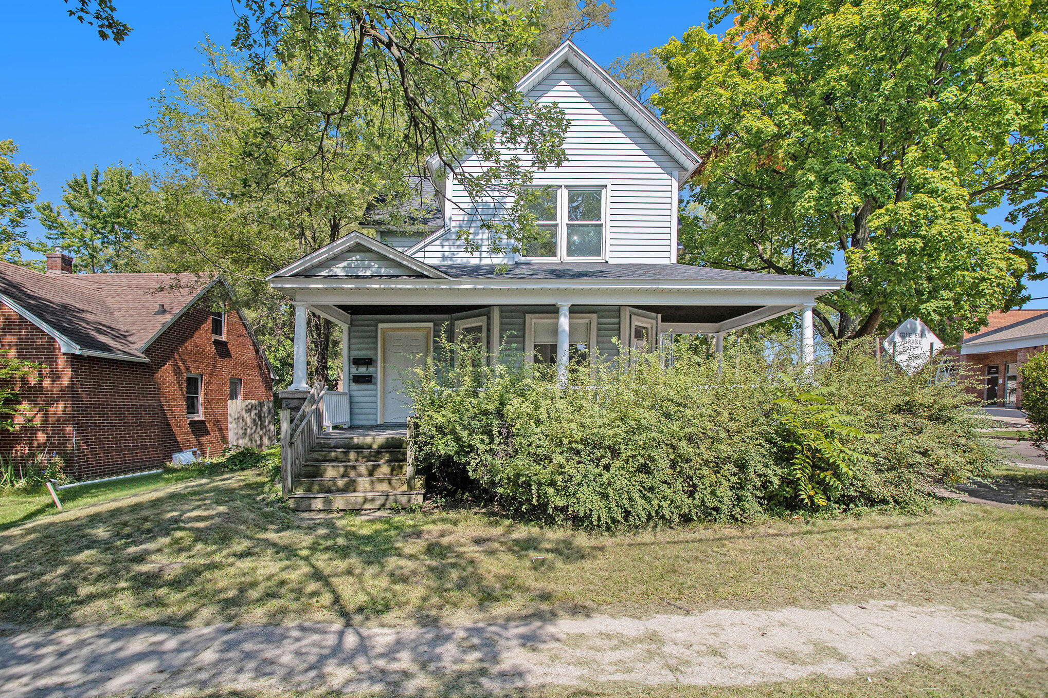 923 Stockbridge Avenue