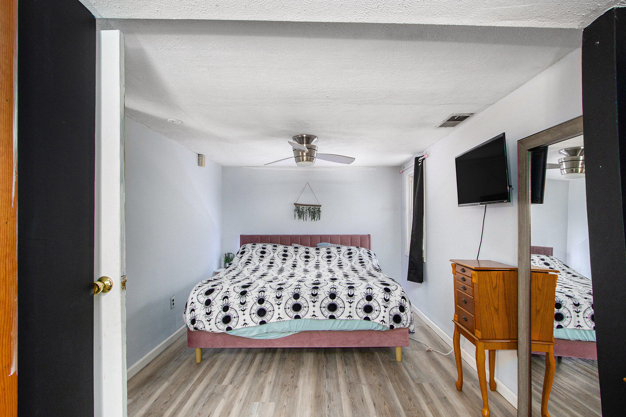 2418 Edgewood Drive