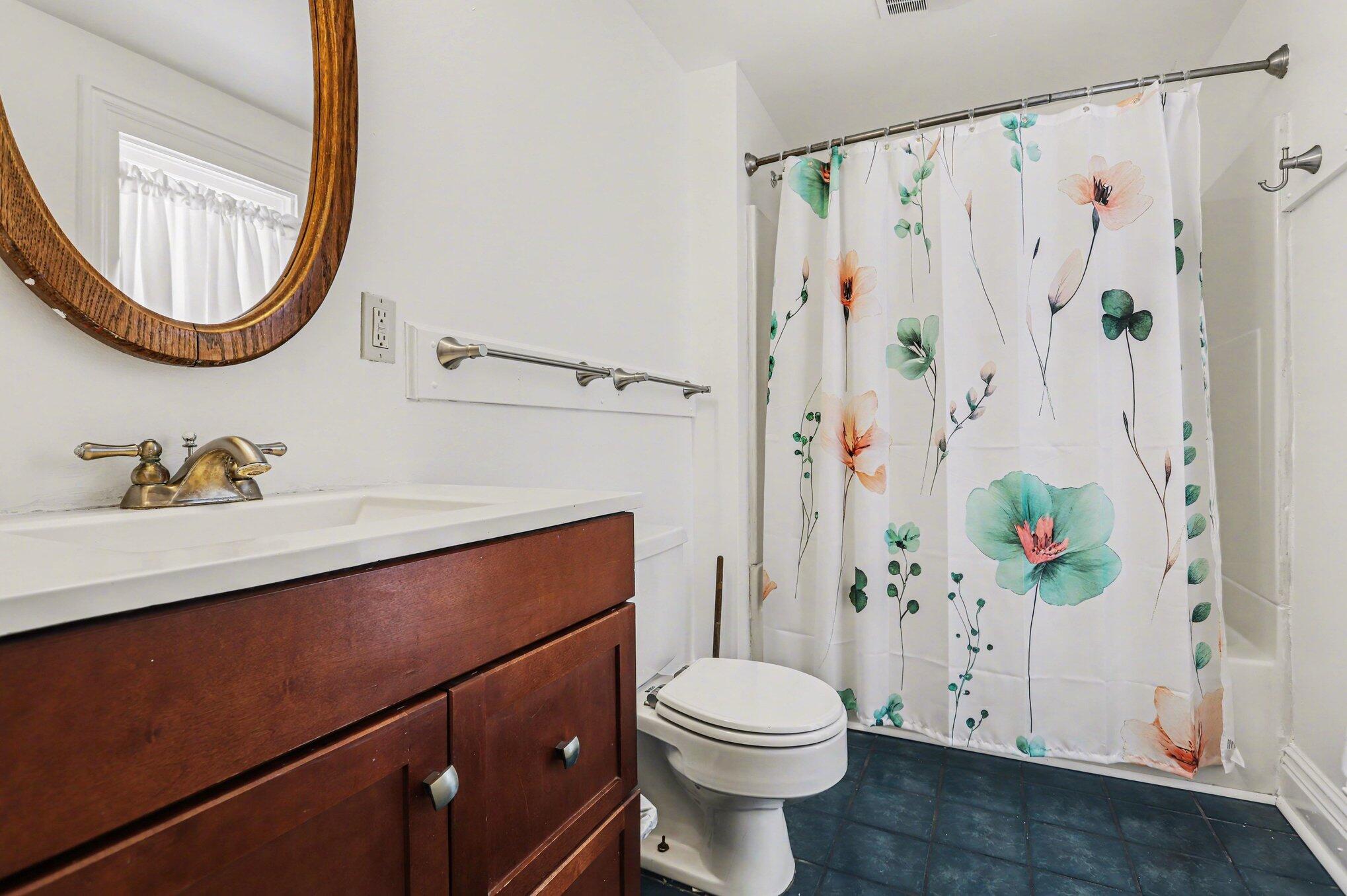 228 W Jackson Street