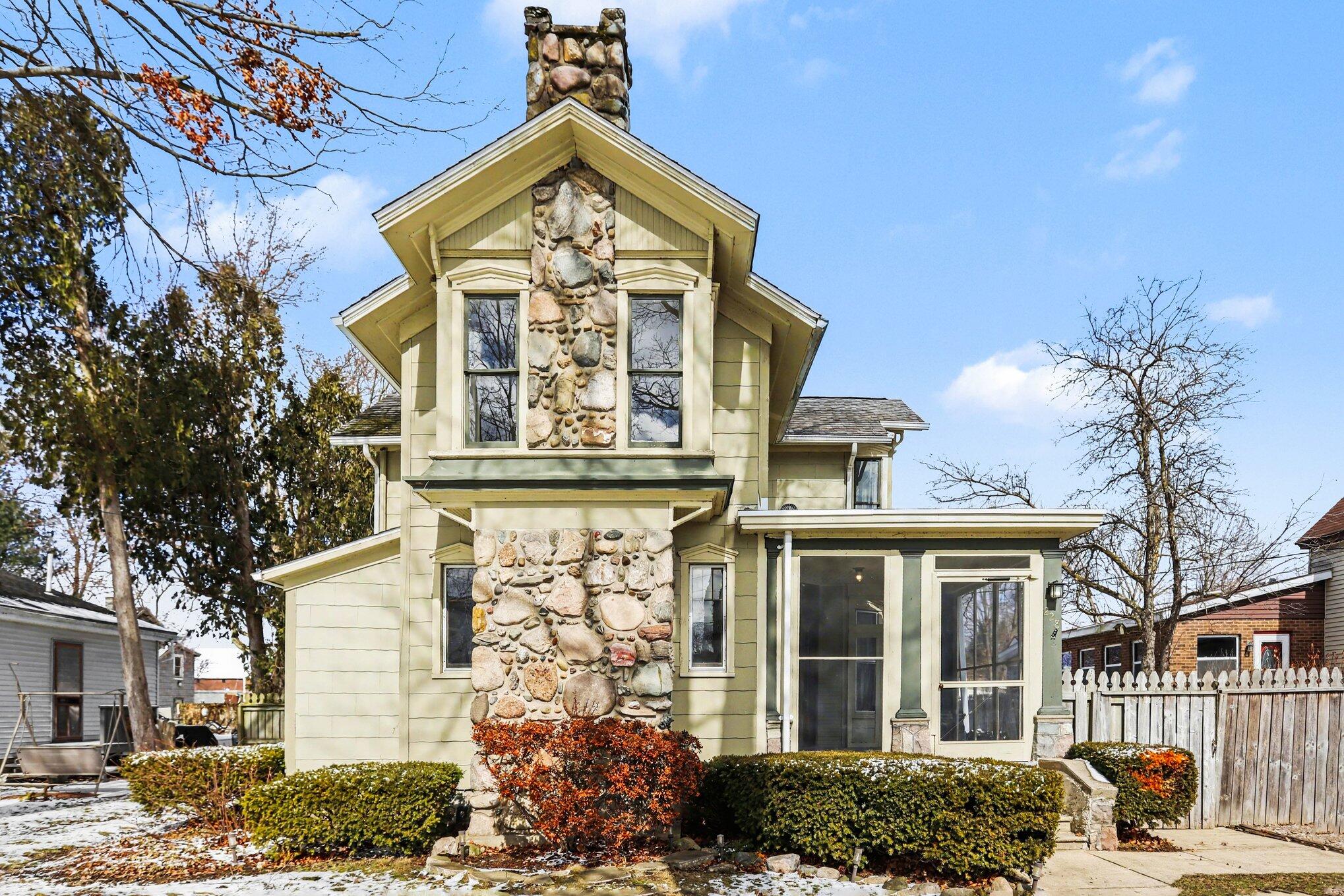 228 W Jackson Street