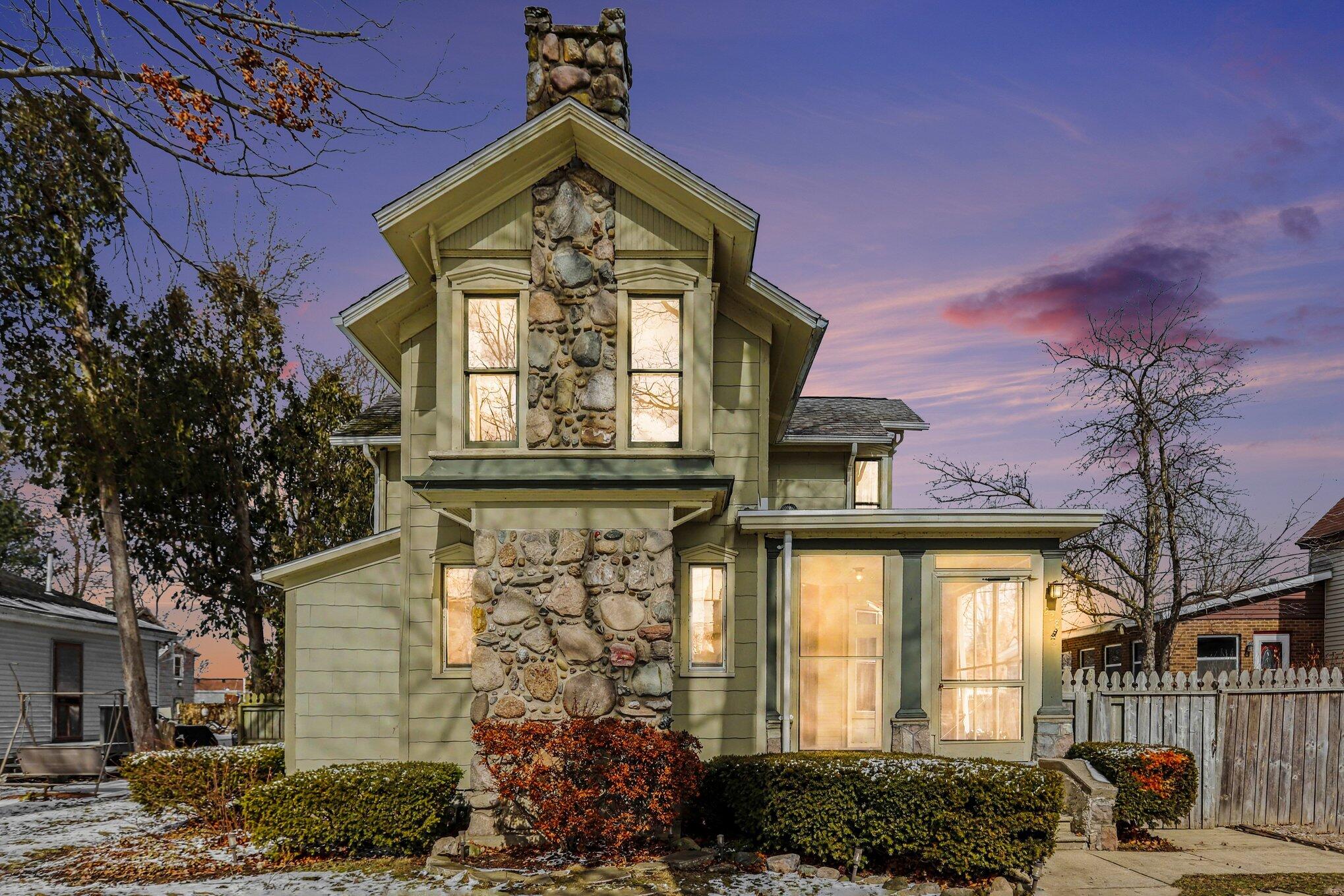 228 W Jackson Street