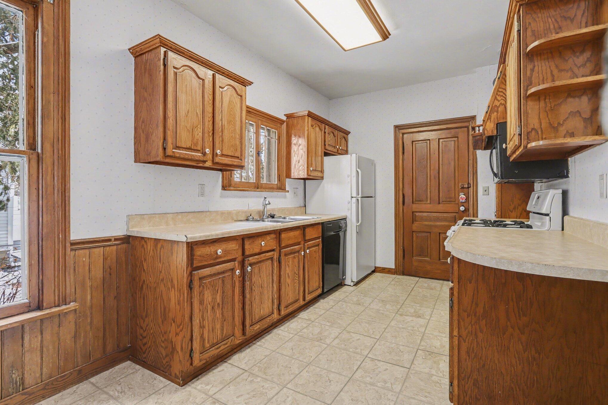 228 W Jackson Street