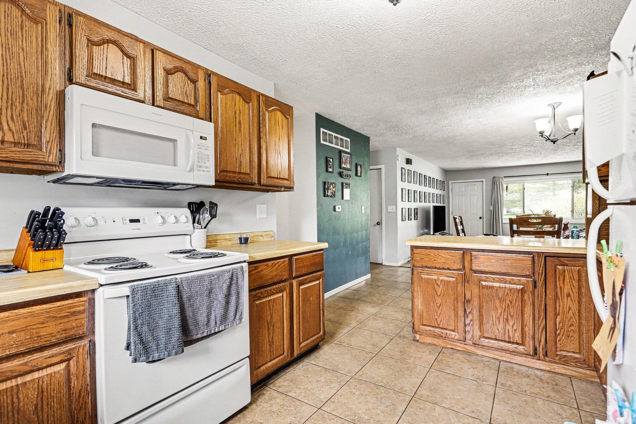 8131-8133 Ravine Road