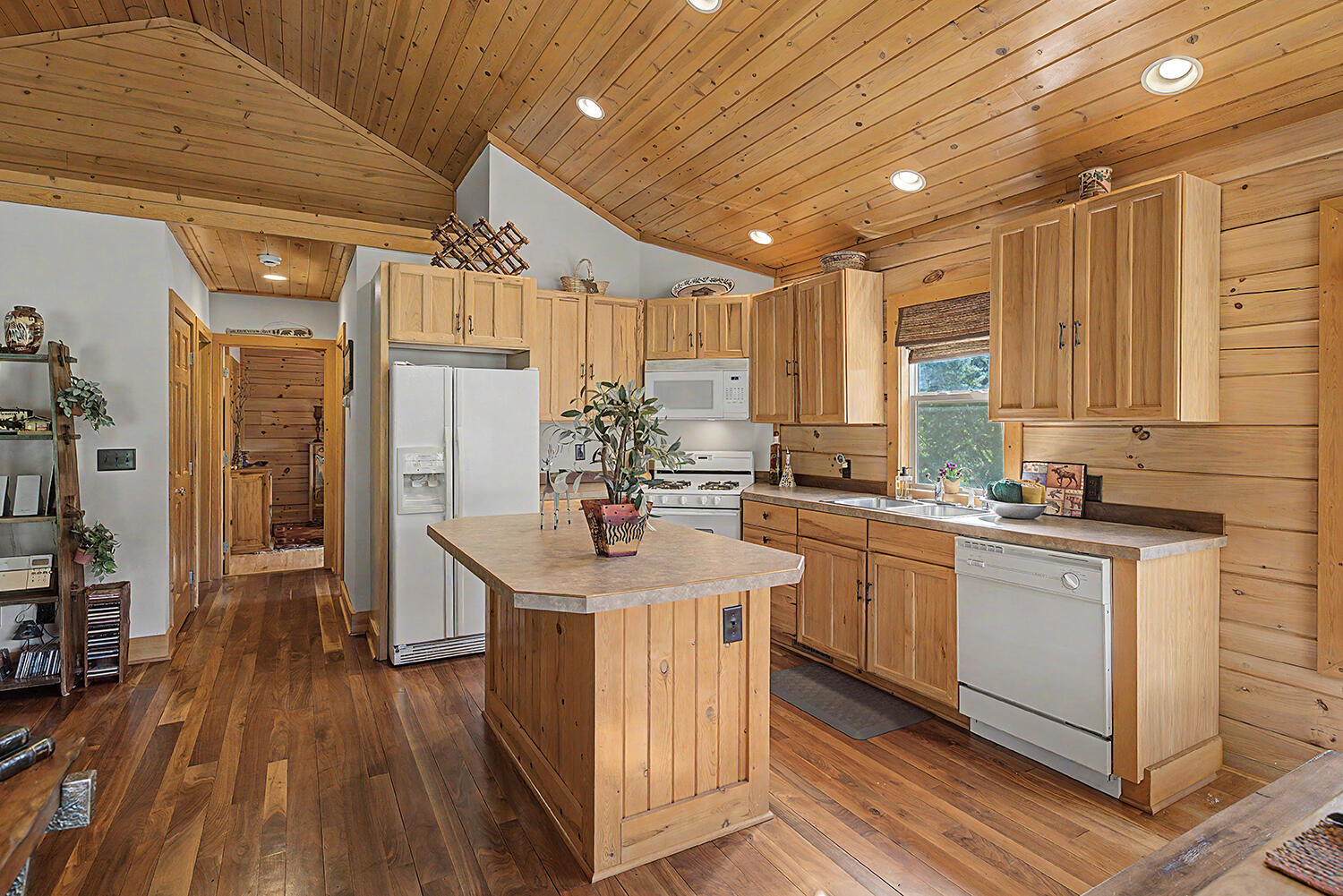 6645 Foote Trail