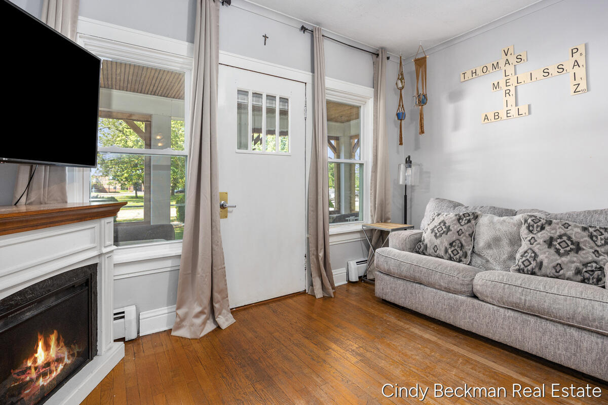 368 E 24th Street