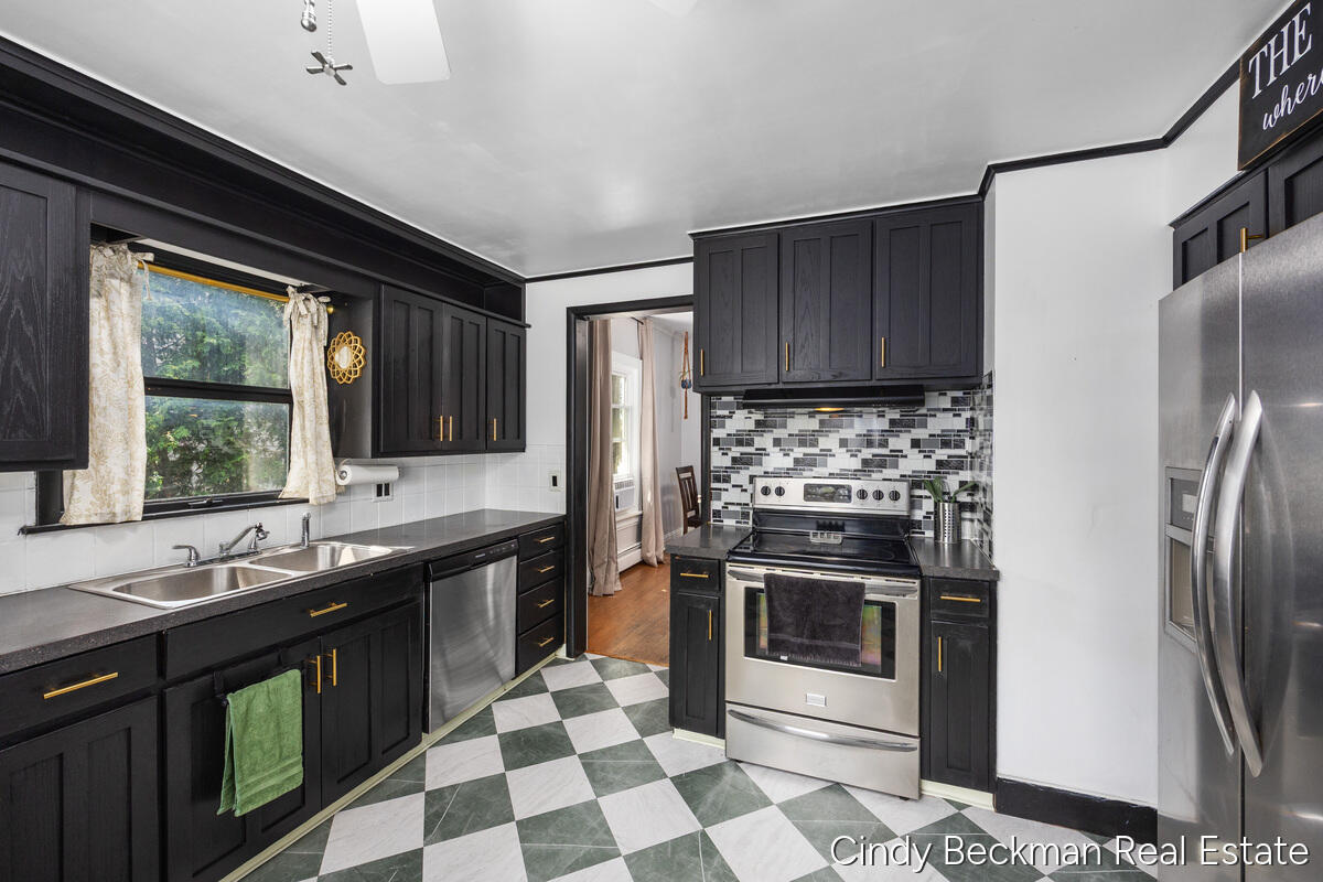 368 E 24th Street