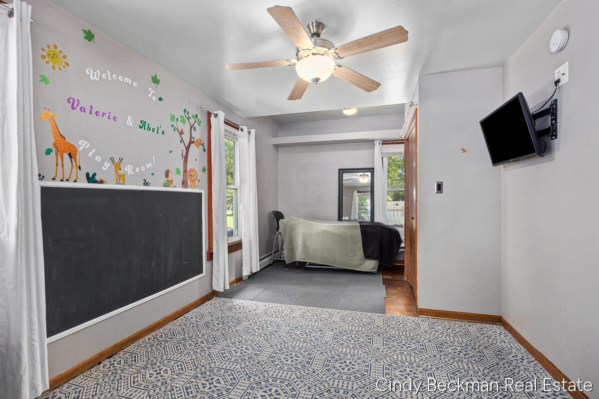 368 E 24th Street