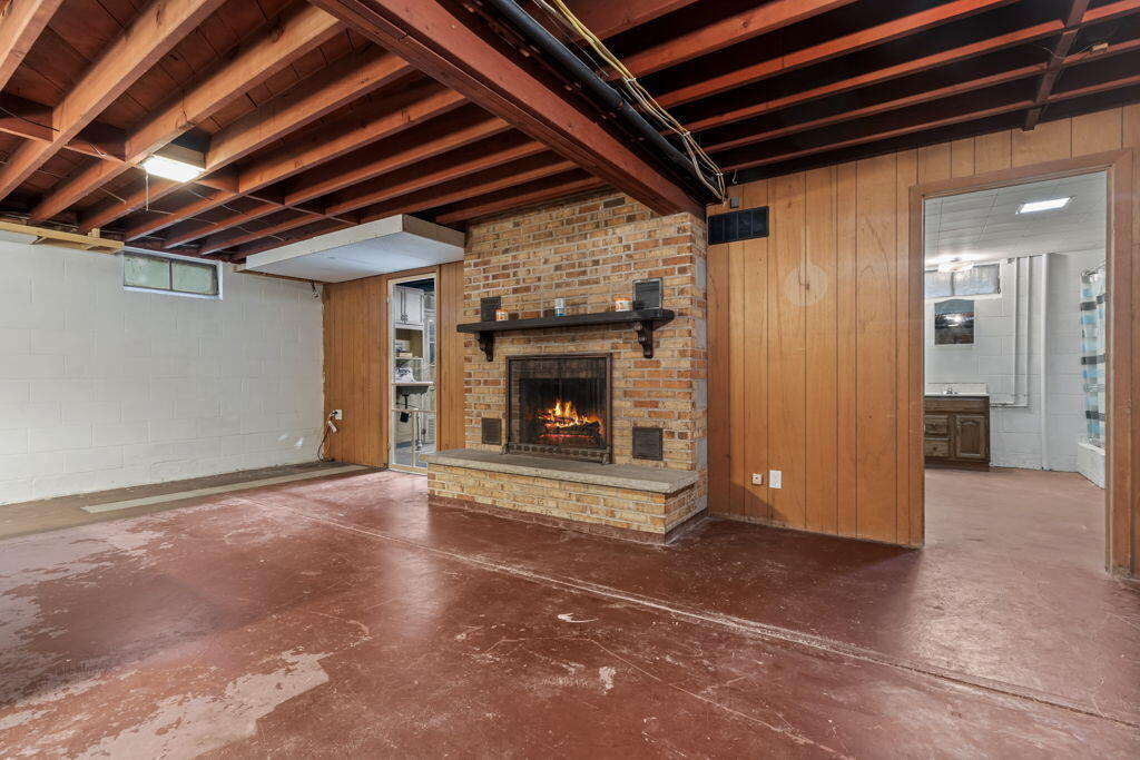 15747 Coral Road