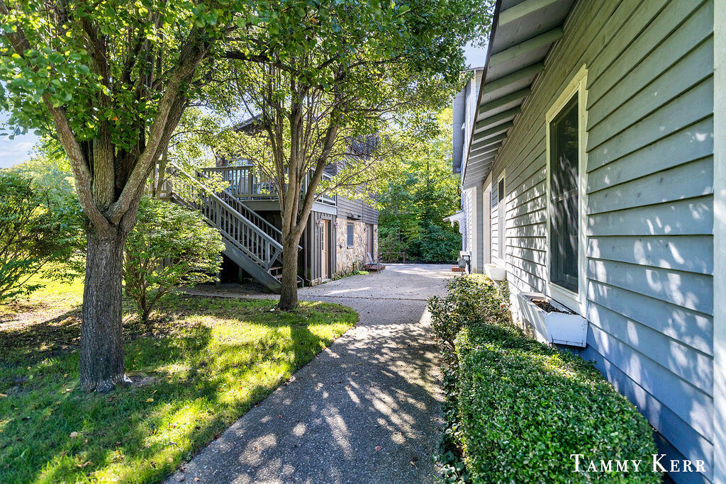 844 Holland Street