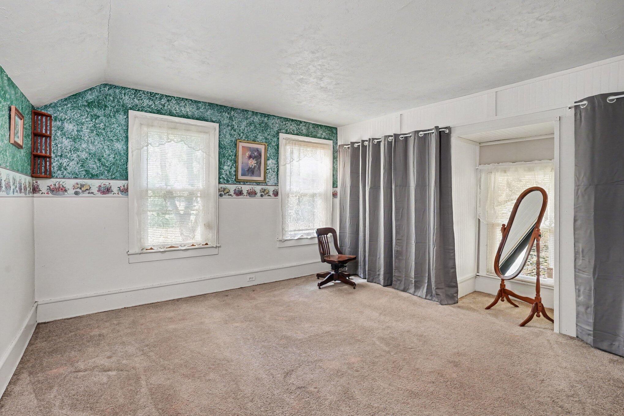 265 E 4th Street
